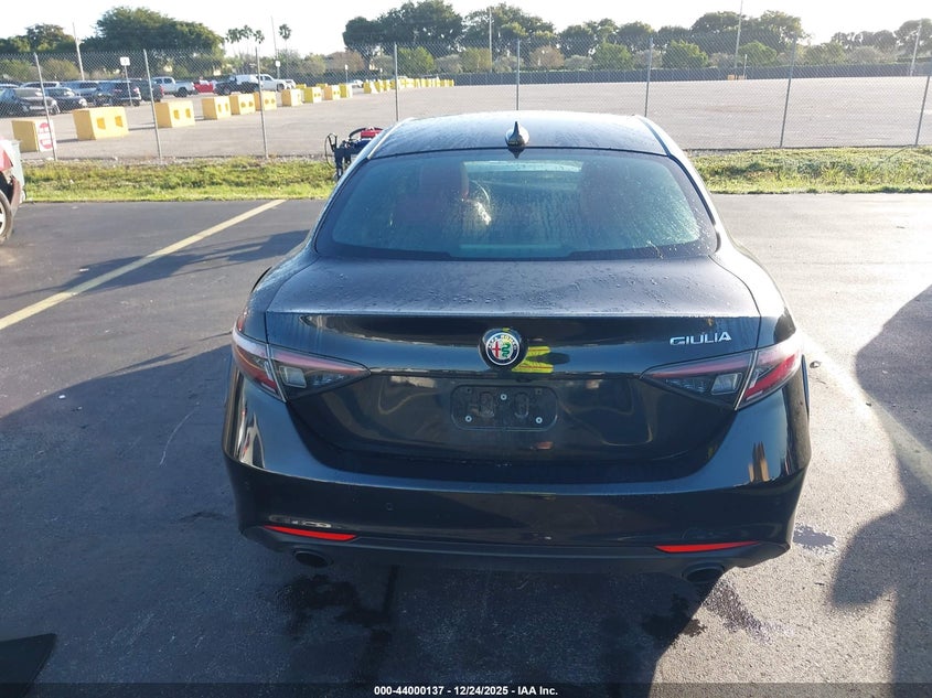 VIN ZARFAMBN0R7682797 2024 ALFA ROMEO GIULIA TI RWD