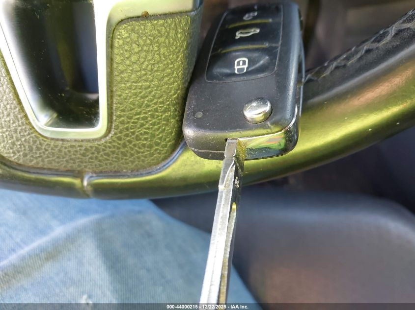 2013 Volkswagen Jetta 2.0L Tdi VIN: 3VW3L7AJ2DM270125 Lot: 44000215