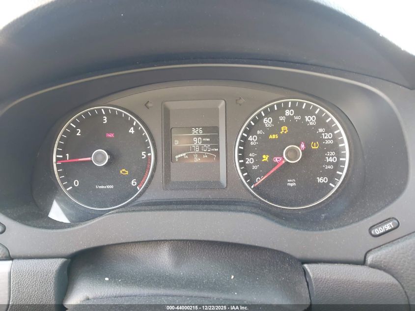 2013 Volkswagen Jetta 2.0L Tdi VIN: 3VW3L7AJ2DM270125 Lot: 44000215