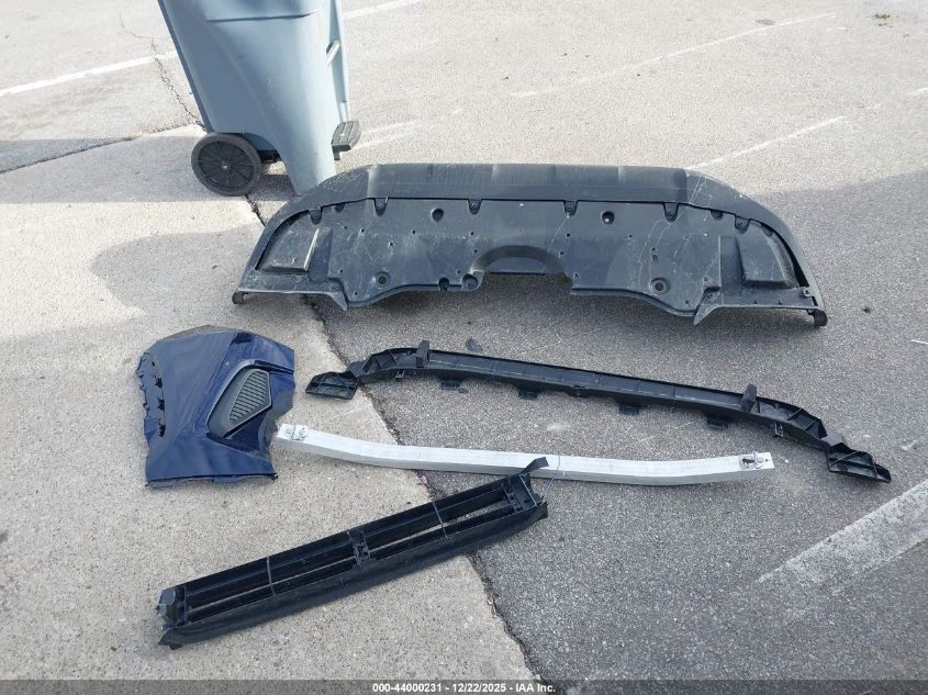 2025 Toyota Rav4 Hybrid Xle VIN: JTMRWRFV4SJ080333 Lot: 44000231