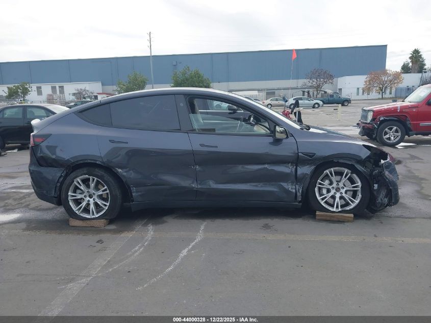 2023 Tesla Model Y Awd/Long Range Dual Motor All-Wheel Drive VIN: 7SAYGDEE5PF839134 Lot: 44000328