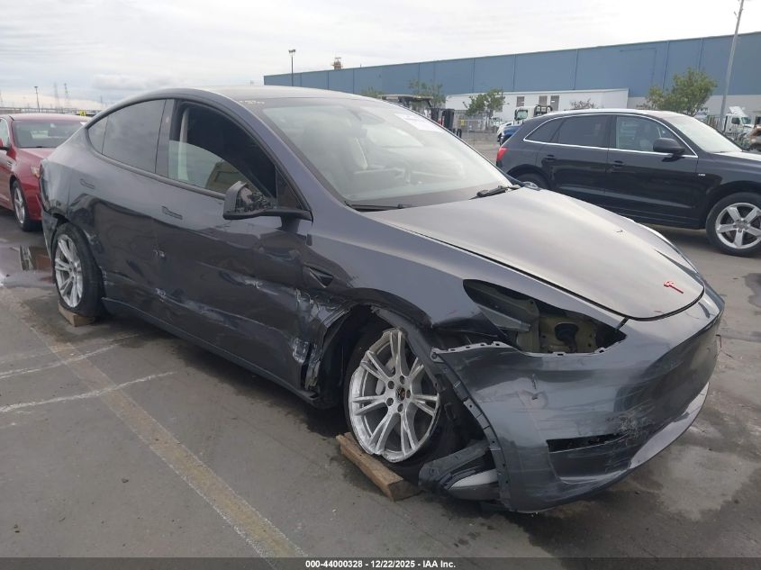 2023 Tesla Model Y Awd/Long Range Dual Motor All-Wheel Drive VIN: 7SAYGDEE5PF839134 Lot: 44000328