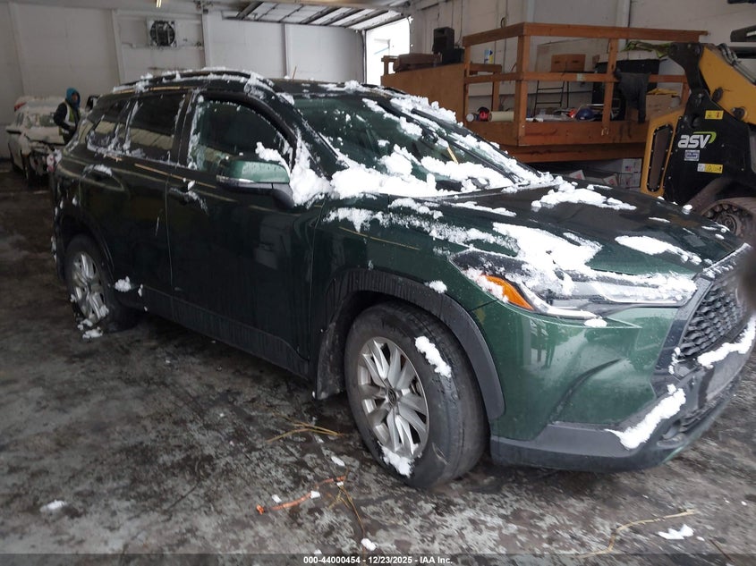 7MUBAABG0PV070682 2023 Toyota Corolla Cross Le auction photo 1