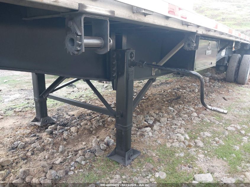 2005 Utility Trailer Mfg Unknown VIN: 1UYFS24805A626201 Lot: 44000470