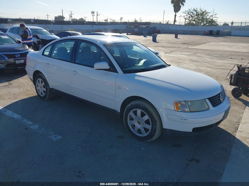 WVWMA23B5YP304547 2000 Volkswagen Passat Gls auction photo 1