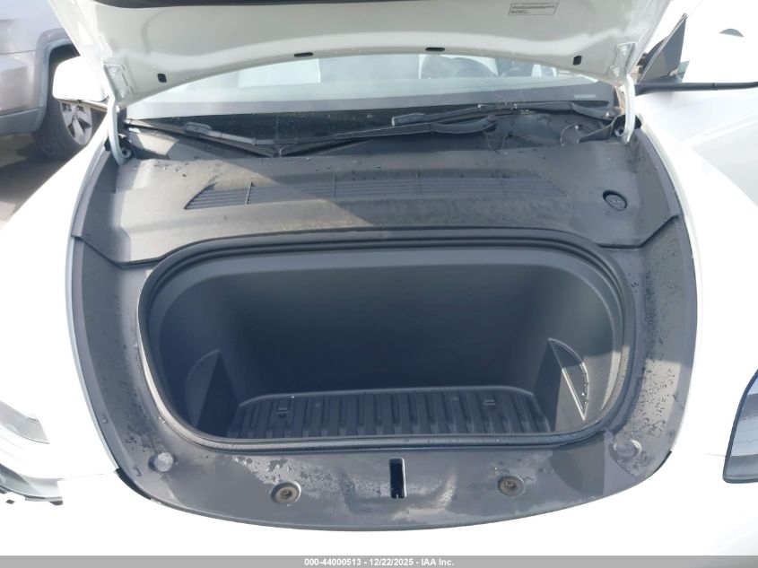 2022 Tesla Model Y Long Range Dual Motor All-Wheel Drive VIN: 7SAYGDEE4NF546564 Lot: 44000513