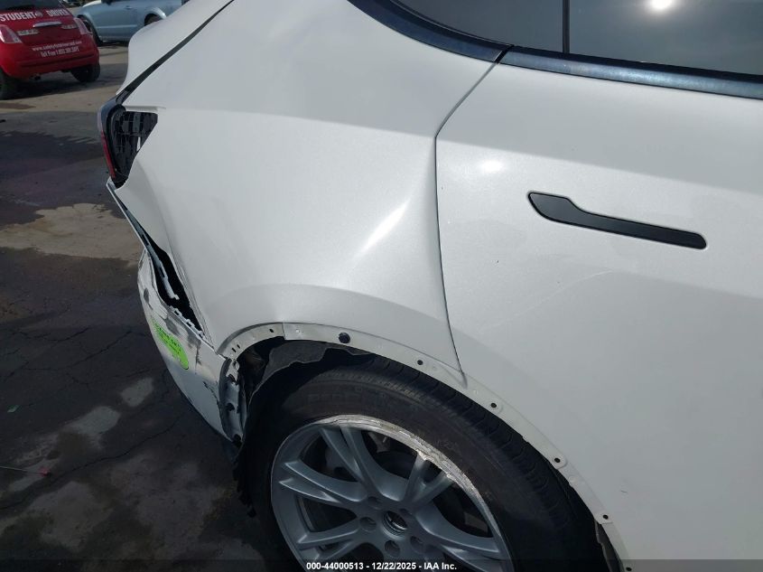 2022 Tesla Model Y Long Range Dual Motor All-Wheel Drive VIN: 7SAYGDEE4NF546564 Lot: 44000513