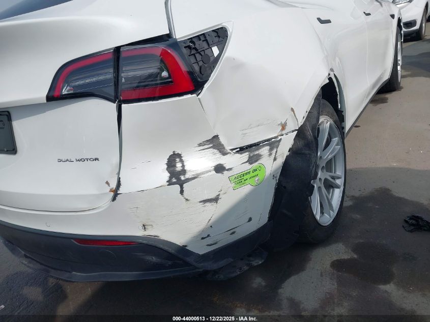 2022 Tesla Model Y Long Range Dual Motor All-Wheel Drive VIN: 7SAYGDEE4NF546564 Lot: 44000513