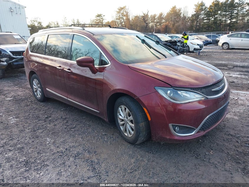 2C4RC1BG7JR269330 2018 Chrysler Pacifica Touring L auction photo 1