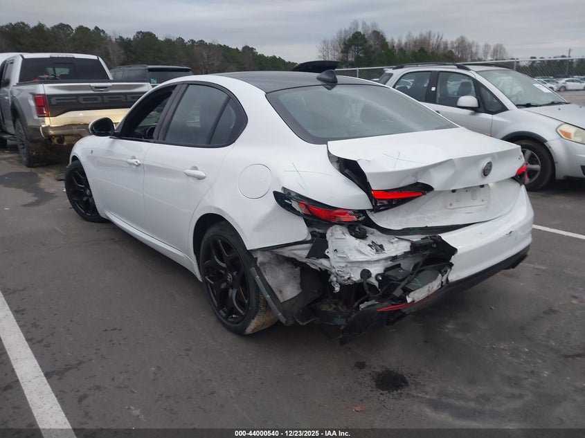 2022 Alfa Romeo Giulia Ti Rwd