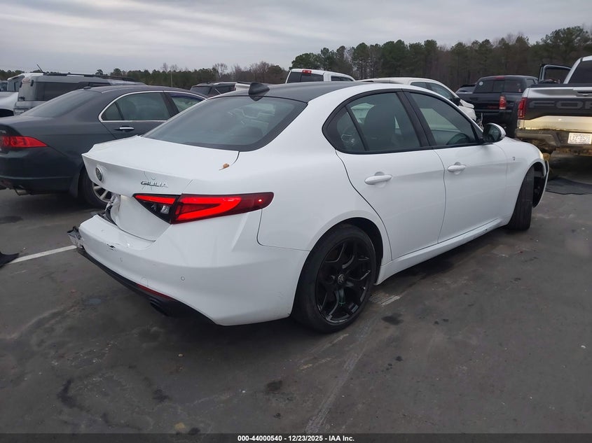 2022 Alfa Romeo Giulia Ti Rwd