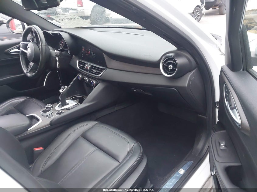 2022 Alfa Romeo Giulia Ti Rwd