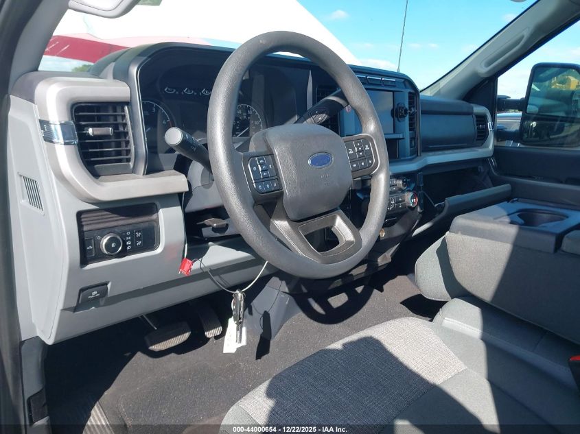 2024 Ford F-350 Xlt VIN: 1FT8W3DT2REE10810 Lot: 44000654