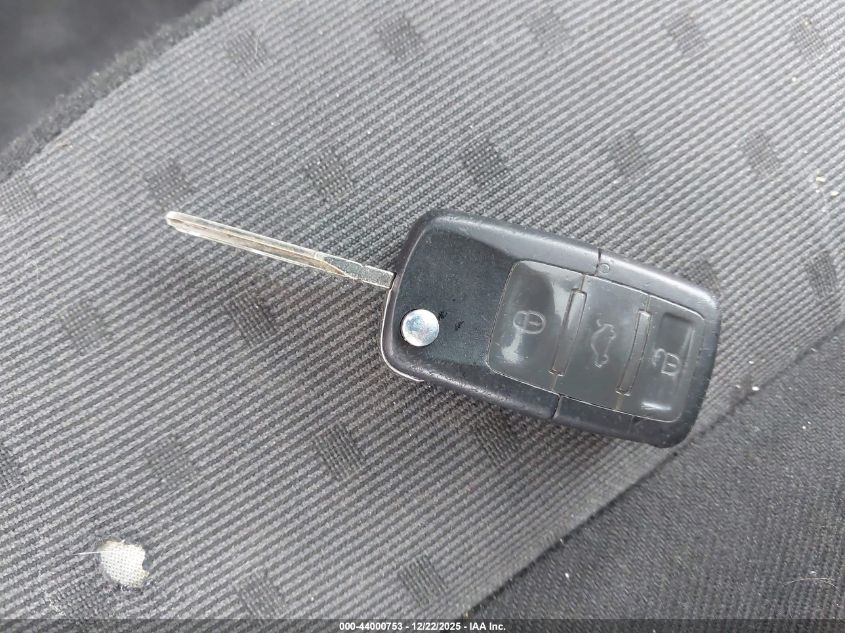 2002 Volkswagen New Beetle Gls VIN: 3VWCB21C32M461962 Lot: 44000753