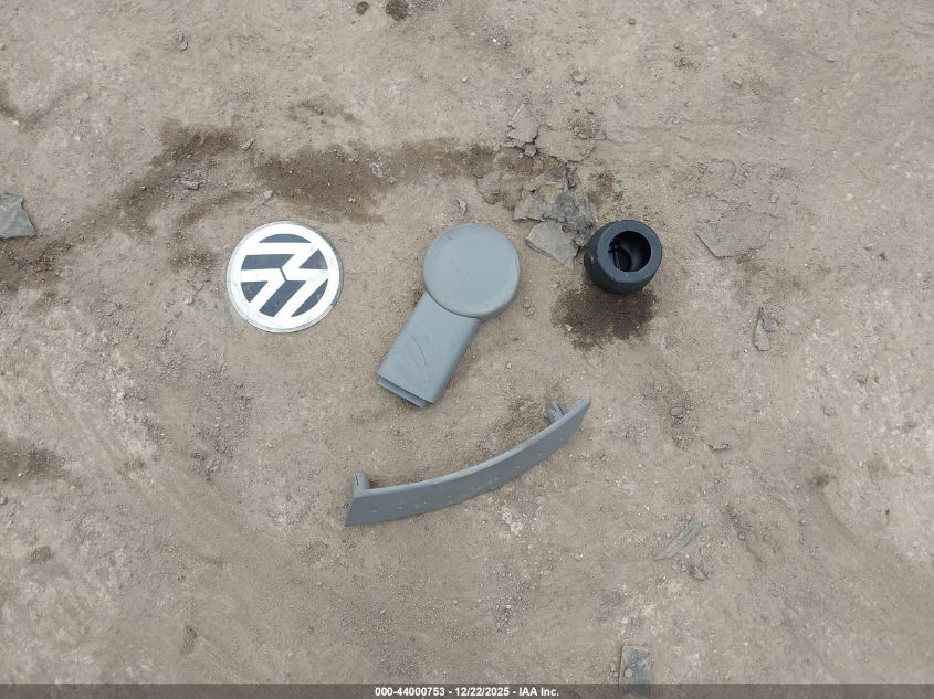 2002 Volkswagen New Beetle Gls VIN: 3VWCB21C32M461962 Lot: 44000753