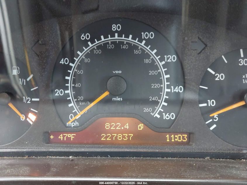 1998 Mercedes-Benz E 300 Diesel VIN: WDBJF25F5WA534902 Lot: 44000758