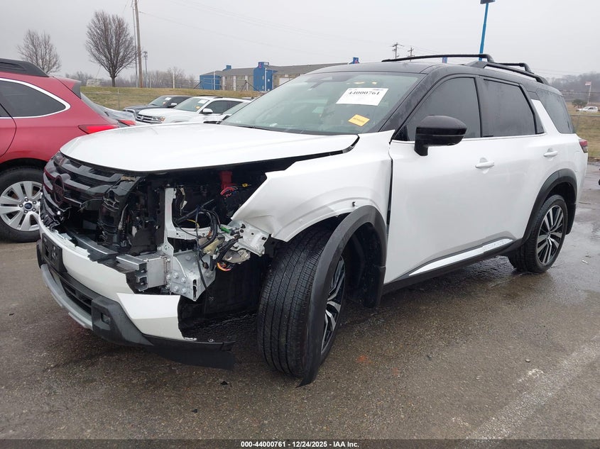 2025 Nissan Pathfinder Platinum 4Wd