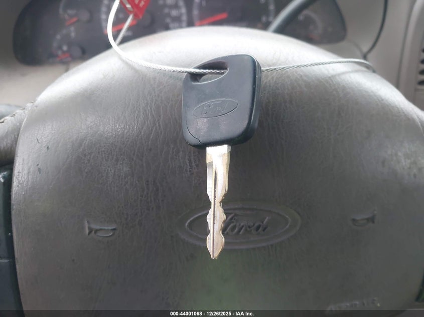 2002 Ford F-150 Lariat/Xlt VIN: 1FTRW08L62KB81617 Lot: 44001068