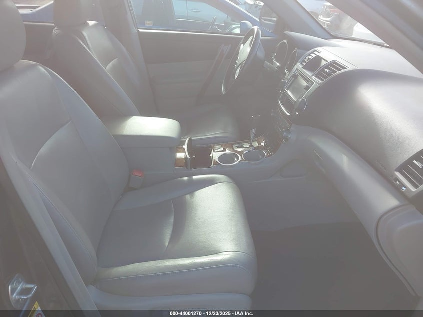 2013 Toyota Highlander Limited V6