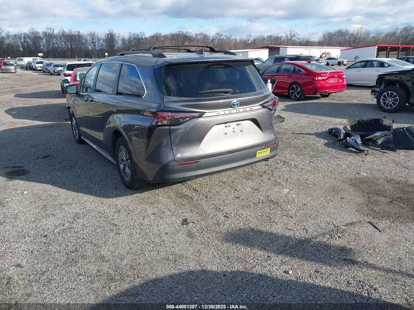 2024 Toyota Sienna Xle