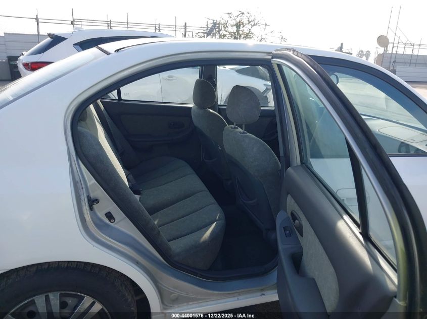 2003 Hyundai Elantra Gls/Gt VIN: KMHDN45D53U682582 Lot: 44001576