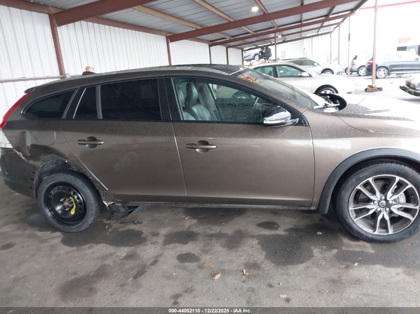 2015 Volvo V60 Cross Country T5 VIN: YV4612HK7F1000389 Lot: 44002110