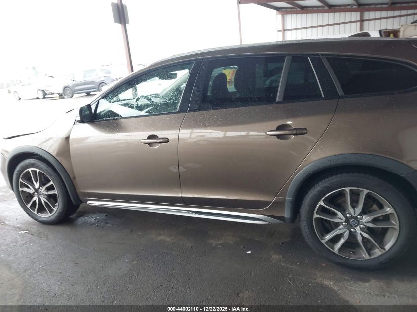 2015 Volvo V60 Cross Country T5 VIN: YV4612HK7F1000389 Lot: 44002110