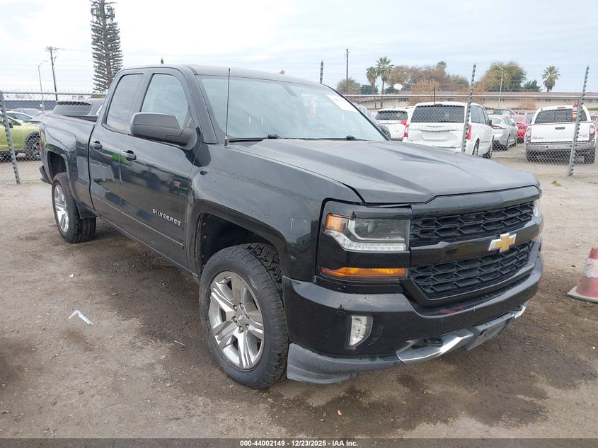 1GCVKPEH7HZ263150 2017 Chevrolet Silverado 1500 Custom auction photo 1