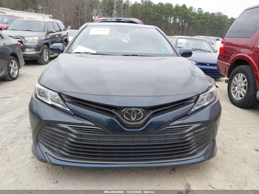 TOYOTA CAMRY - zdjęcie 12