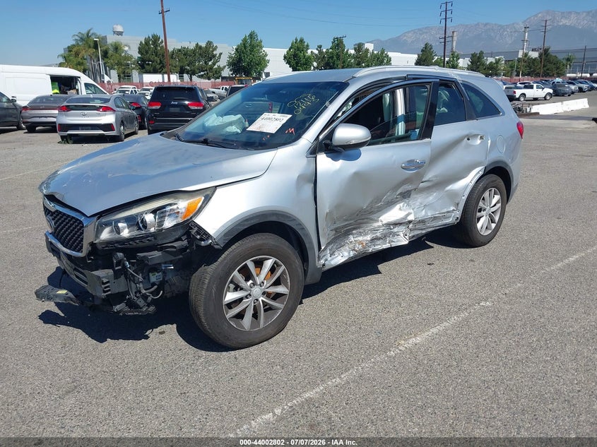 5XYPG4A56HG310493 2017 Kia Sorento 3.3l Lx photo 1