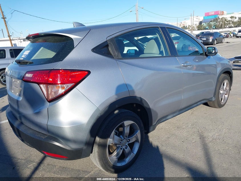 VIN 3CZRU5H30JM710676 2018 HONDA HR-V LX
