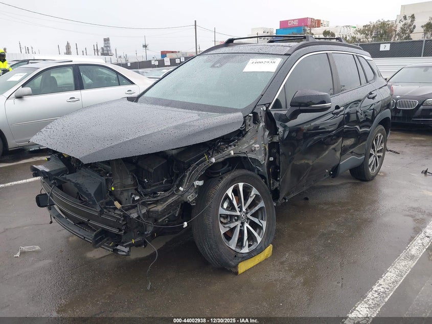 VIN 7MUEAAAG4NV024154 2022 TOYOTA COROLLA CROSS XLE