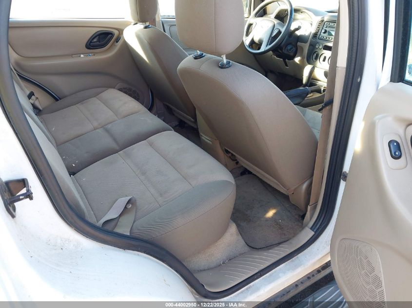 2005 Ford Escape Xls VIN: 1FMYU02Z45KD13174 Lot: 44002950