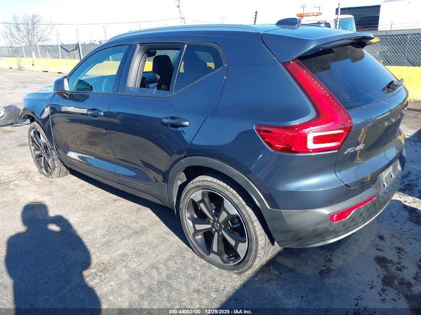 2021 Volvo Xc40 T5 Momentum