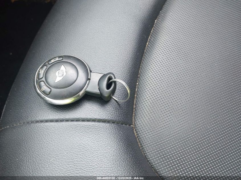 2015 Mini Countryman Cooper VIN: WMWZB3C5XFWR42585 Lot: 44003138