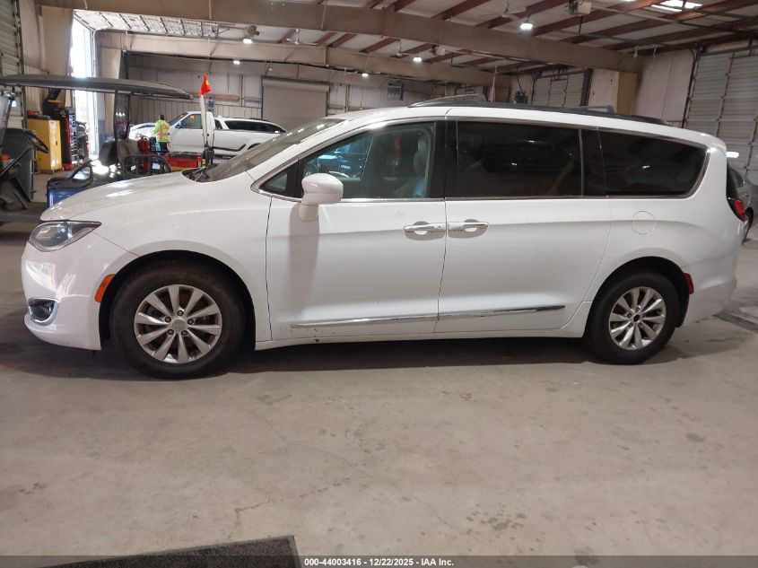 2017 Chrysler Pacifica Touring-L VIN: 2C4RC1BG7HR733744 Lot: 44003416