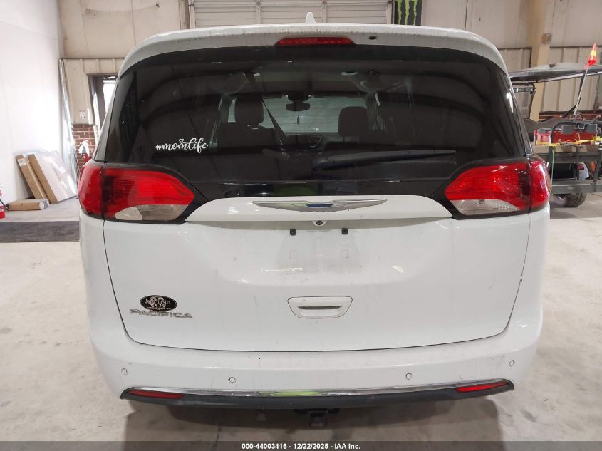 2017 Chrysler Pacifica Touring-L VIN: 2C4RC1BG7HR733744 Lot: 44003416