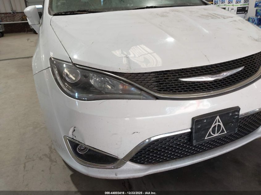 2017 Chrysler Pacifica Touring-L VIN: 2C4RC1BG7HR733744 Lot: 44003416