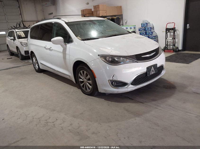 2C4RC1BG7HR733744 2017 Chrysler Pacifica Touring-L auction photo 1