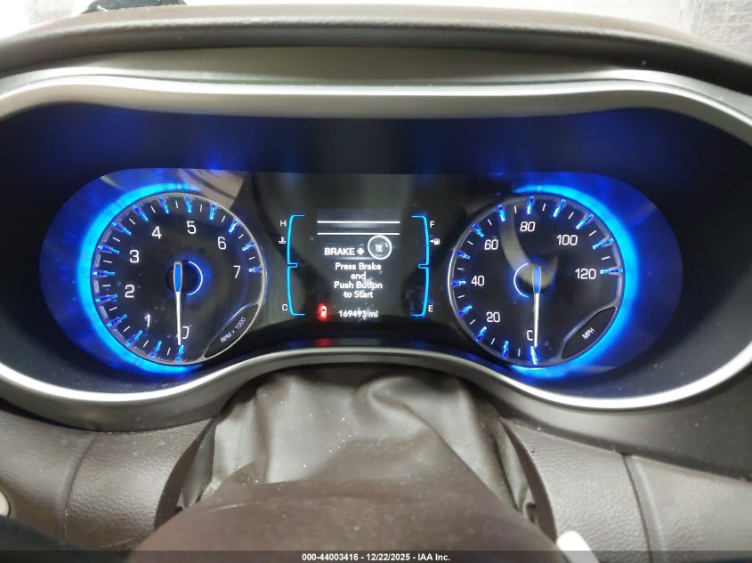 2017 Chrysler Pacifica Touring-L VIN: 2C4RC1BG7HR733744 Lot: 44003416