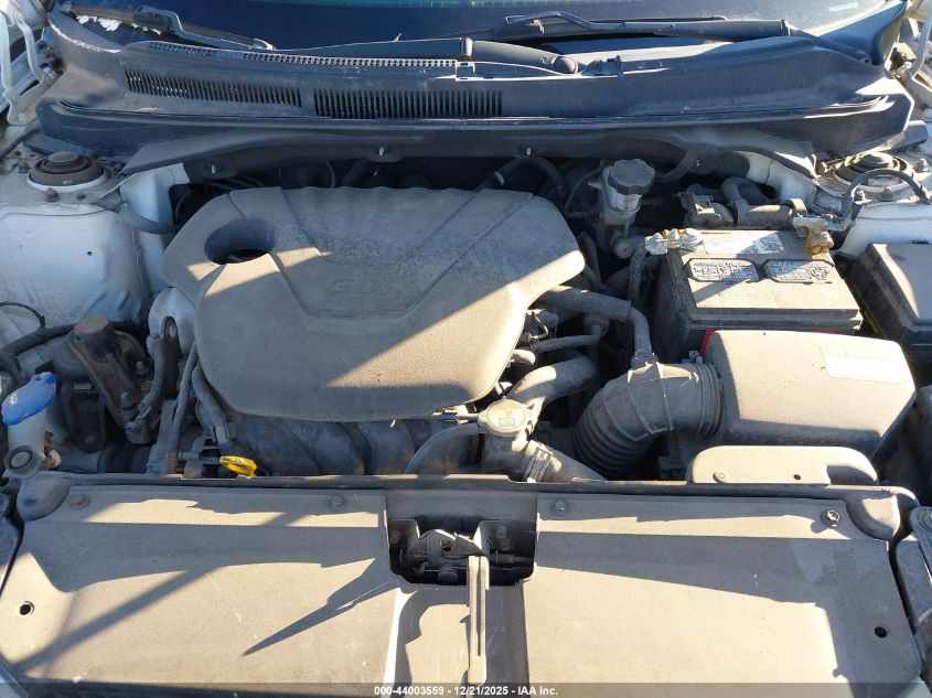 2017 Hyundai Veloster VIN: KMHTC6AD8HU317081 Lot: 44003559