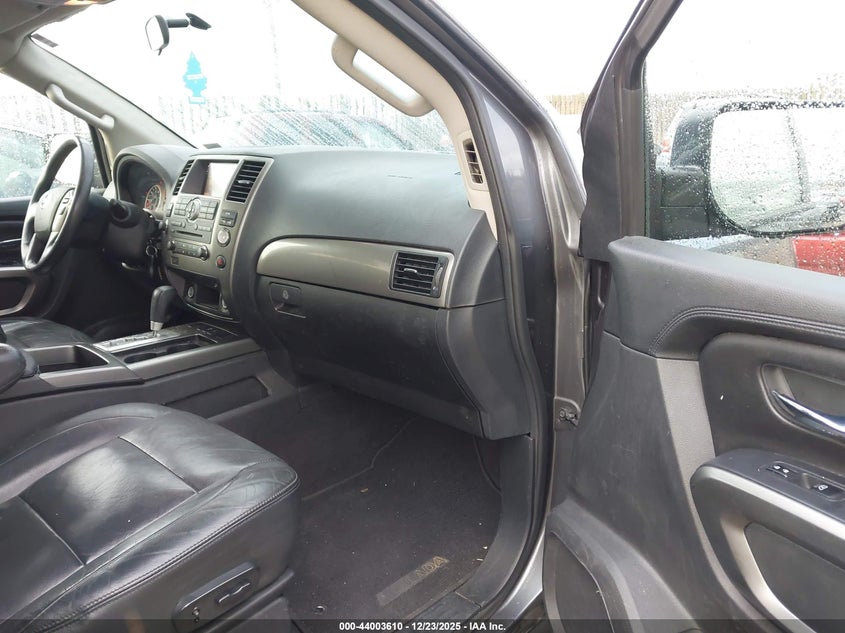 2015 Nissan Armada Sv