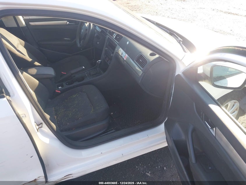 2013 Volkswagen Passat 2.5L S