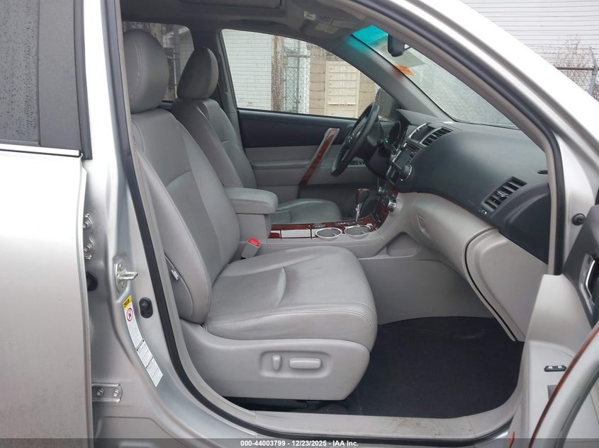 2013 Toyota Highlander Limited V6