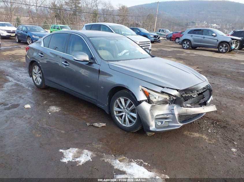 2015 Infiniti Q50 Premium