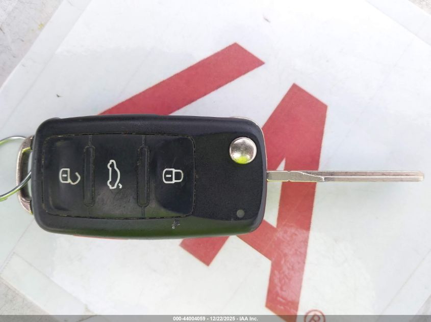 2017 Volkswagen Tiguan 2.0T/2.0T S VIN: WVGBV7AX3HK046125 Lot: 44004059