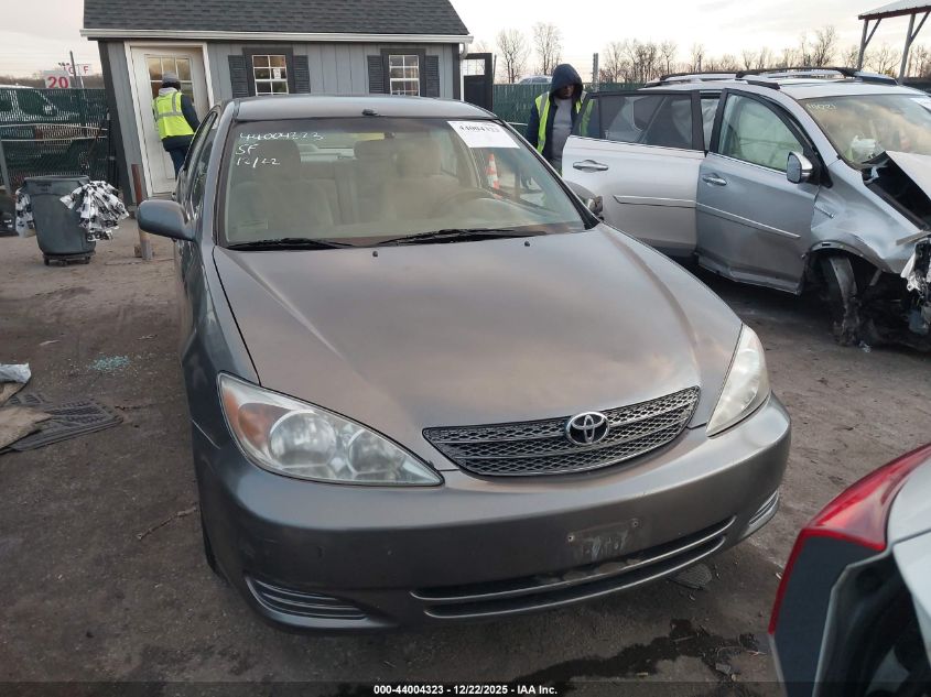 2004 Toyota Camry Le VIN: 4T1BE32K14U788842 Lot: 44004323