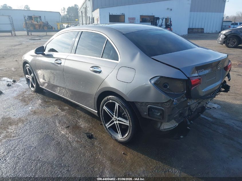 2020 Mercedes-Benz A 220