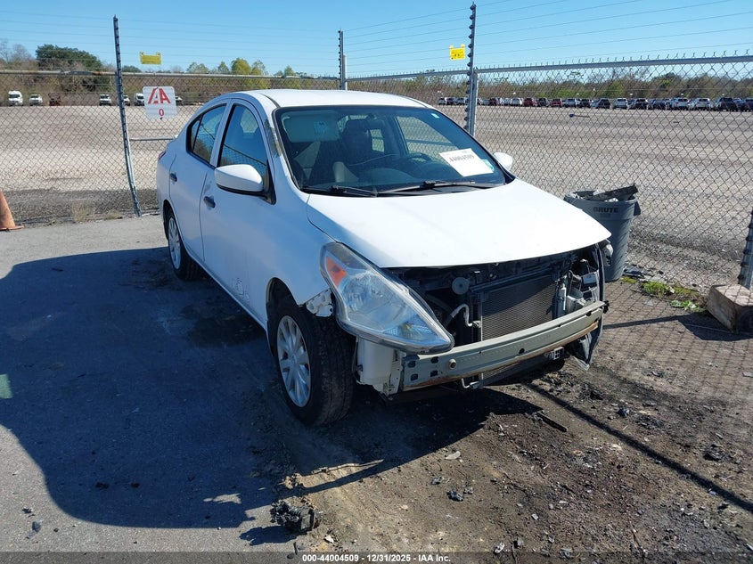 2017 Nissan Versa 1.6 S+