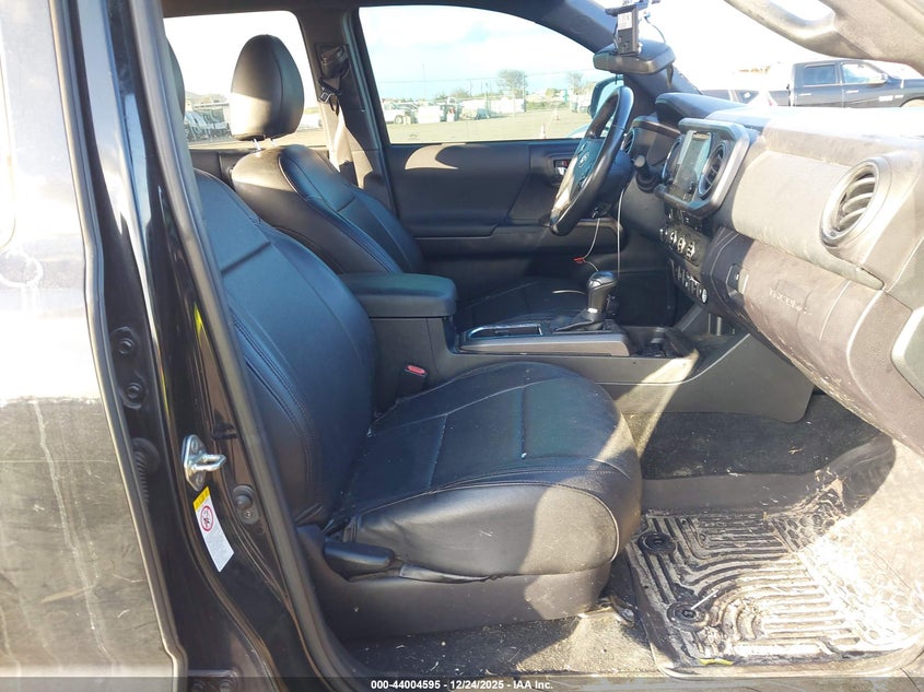 VIN 3TMDZ5BN8JM047465 2018 TOYOTA TACOMA TRD OFF ROAD